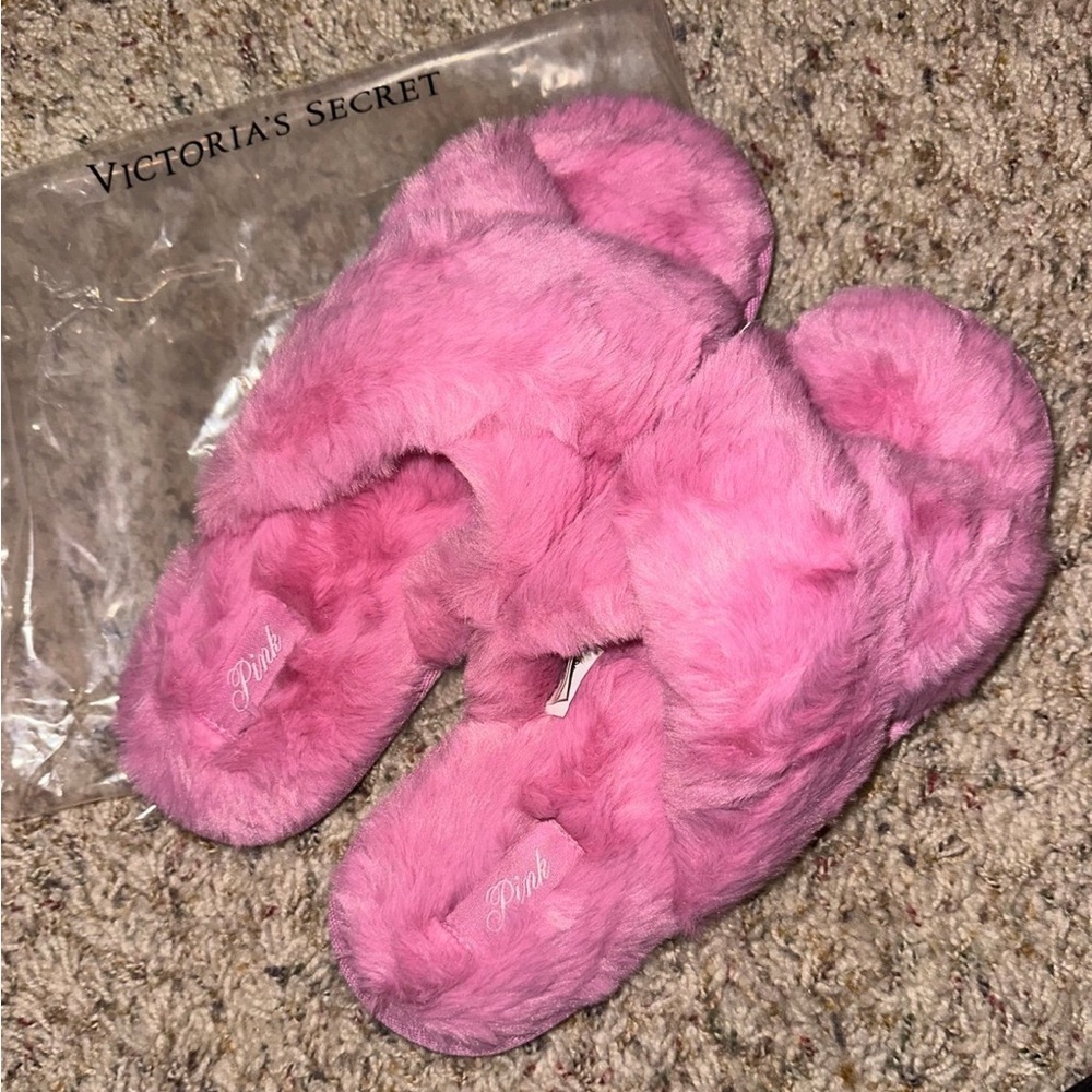 Slippers Soft and fuzzy pink by VS   secret size large 🩷💗💗